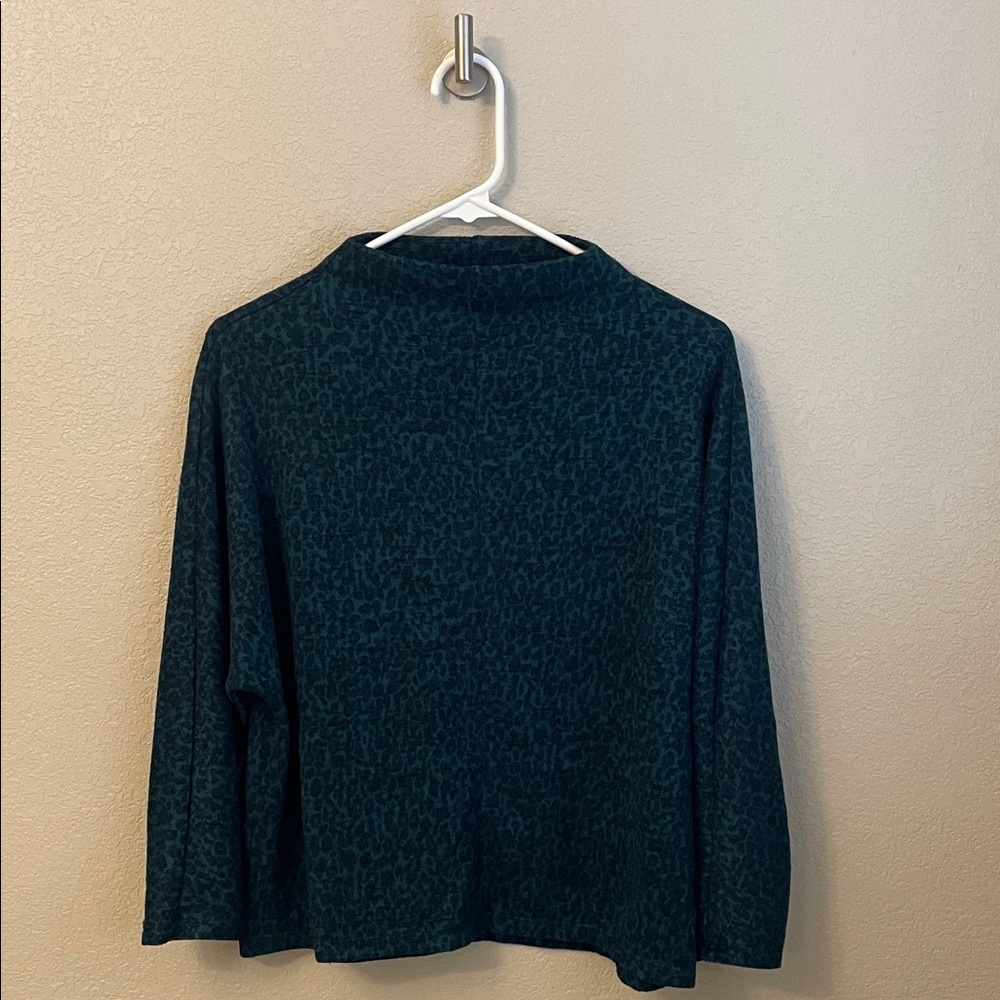 Banana Republic Mock Neck Teal Cheetah Print Sweater